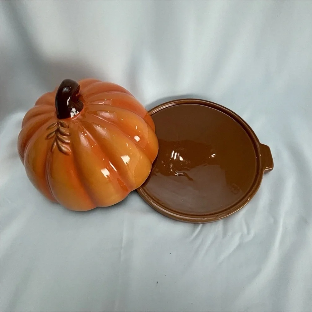 New Thanksgiving Pumpkin Shaped Ceramic Serving Dish with Lid